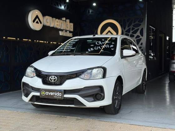 TOYOTA ETIOS 1.5 X PLUS SEDAN 16V FLEX 4P AUTOMÁTICO